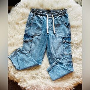 NEW! GAP Denim Easy Cargo Joggers, Light Wash - M